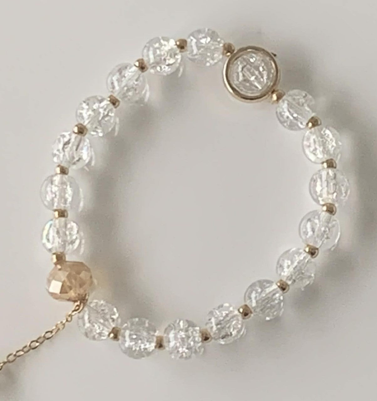Clear Crackle Glass & Gold Stretch Bracelet with Coin Charm