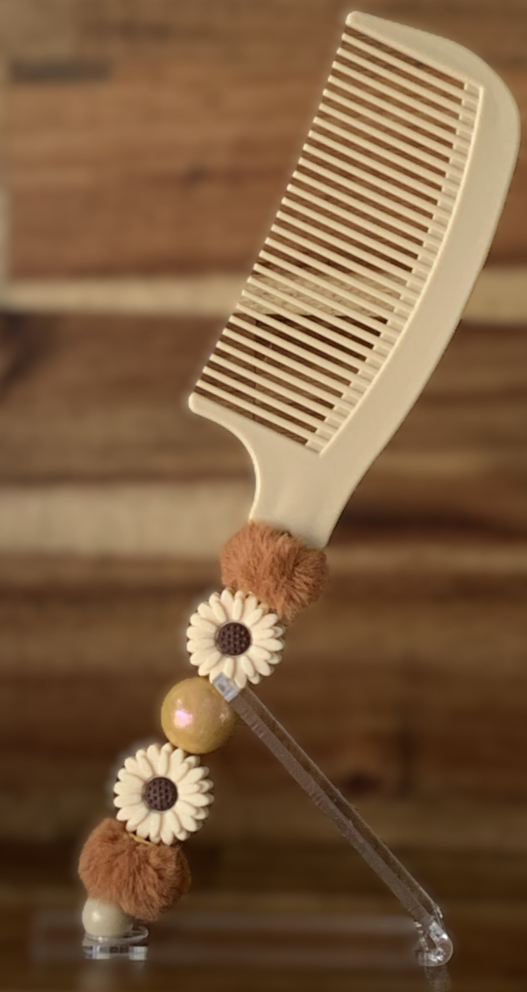 Cream Daisy & Pom Pom Beaded Comb