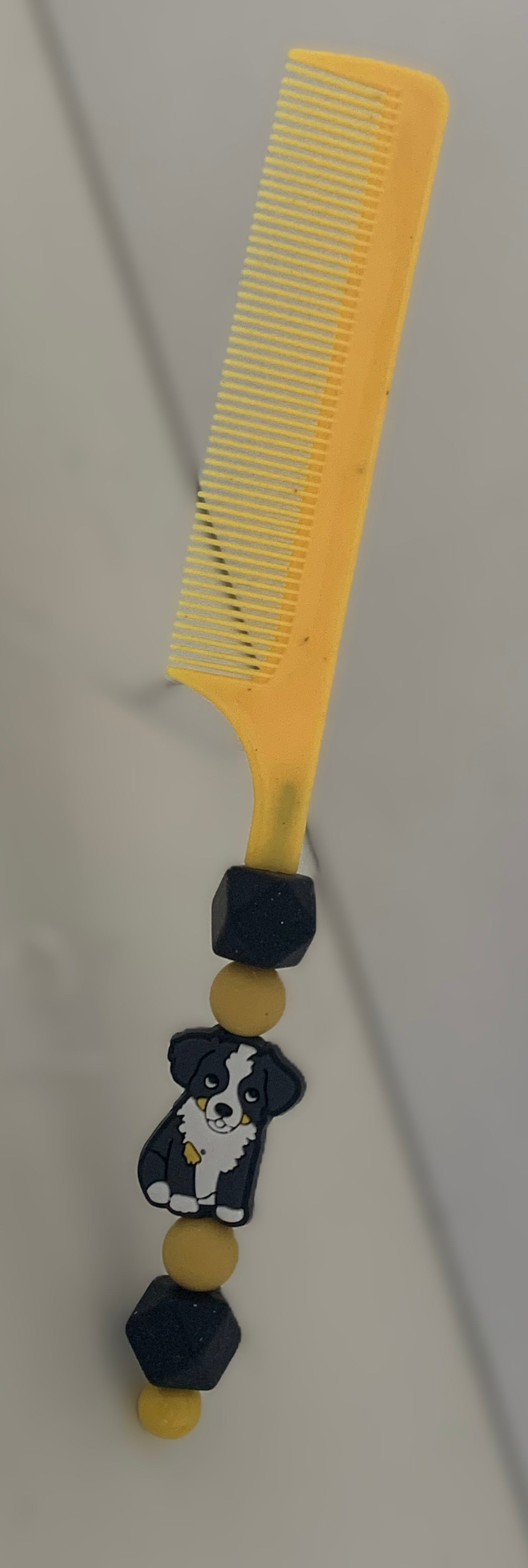 Yellow Border Collie Puppy Charm Beaded Rat Tail Comb