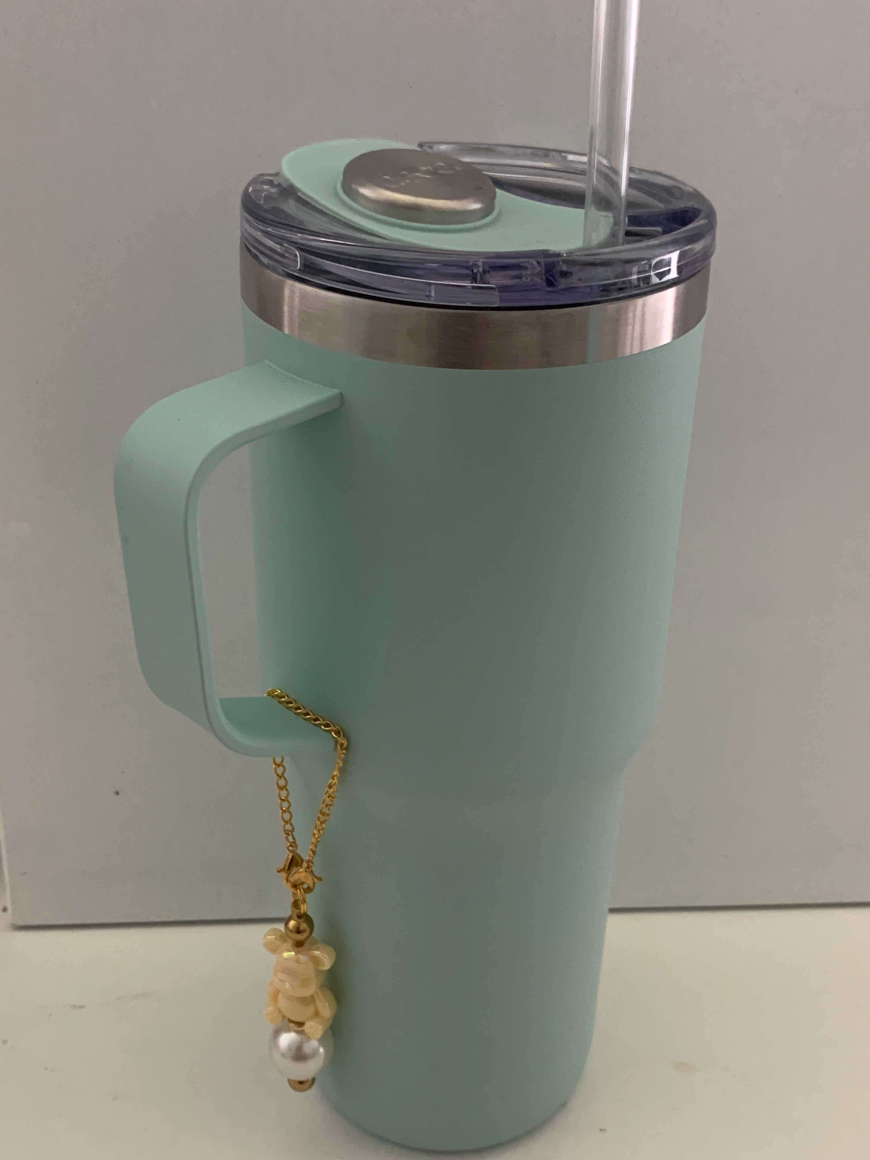 Cup Charm – Cream Iridescent Teddy Bear & White Pearl on Gold Chain