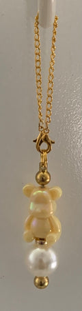 Cup Charm – Cream Iridescent Teddy Bear & White Pearl on Gold Chain