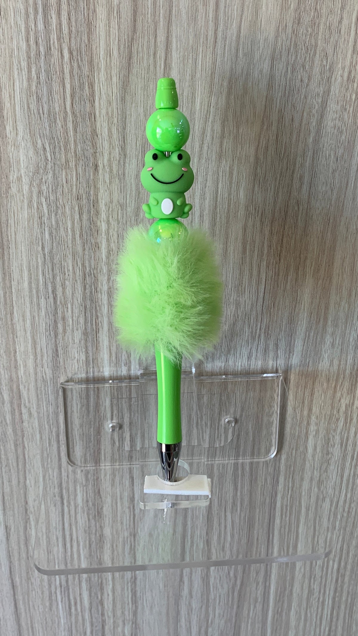 Fluffy Pen - Lime Green Smiling Frog Charm