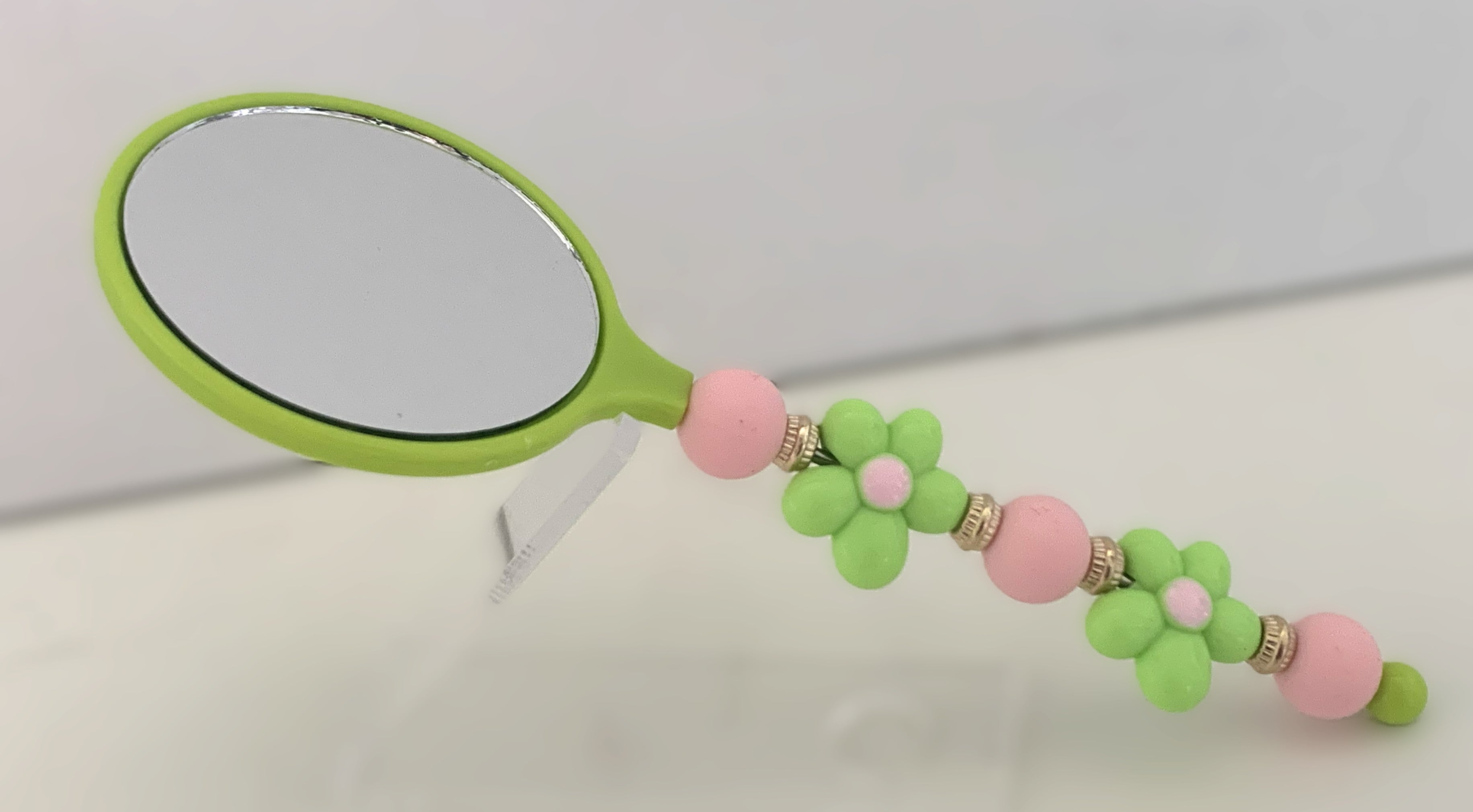 Beaded Hand Mirror – Green Daisies