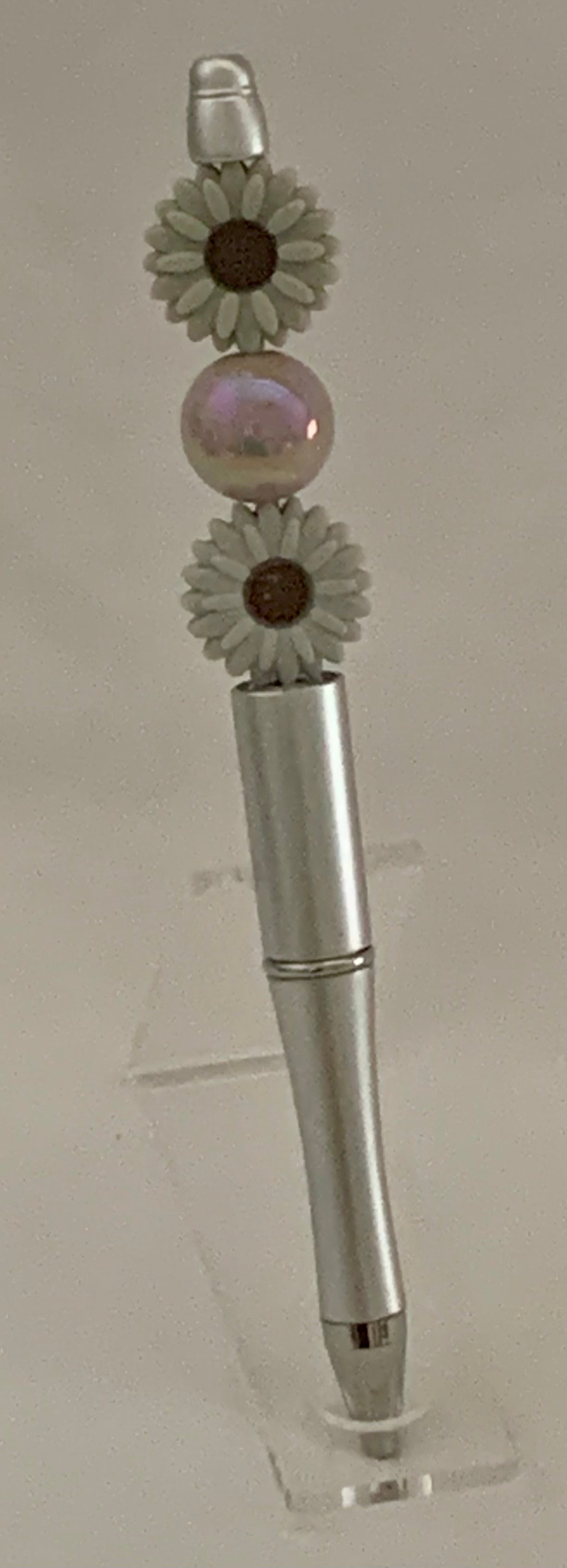 Handmade Daisy & Iridescent Pearl Beaded Pen - Silver & White